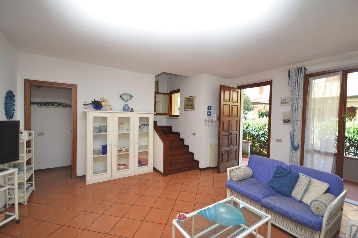 casa indipendente in vendita a Montignoso in zona Cinquale