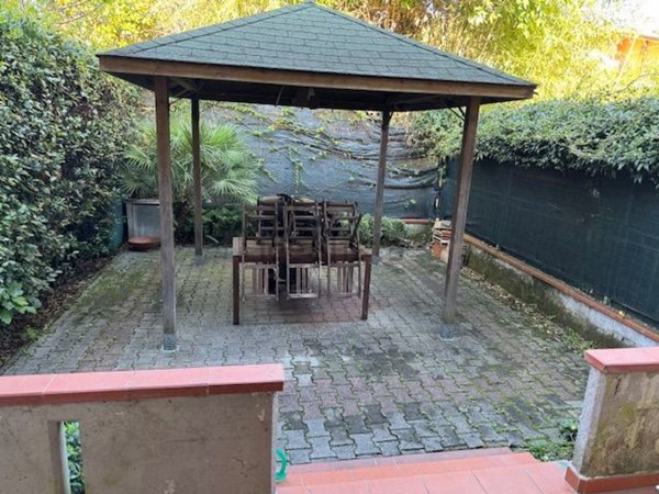 casa indipendente in vendita a Montignoso in zona Cinquale