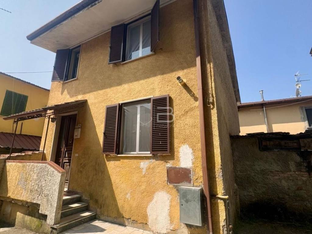 casa indipendente in vendita a Montignoso in zona Capanne