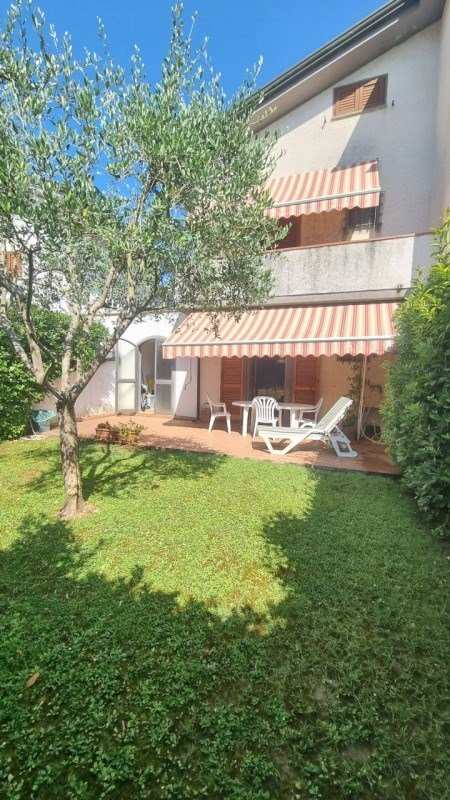 casa indipendente in vendita a Montignoso in zona Cinquale