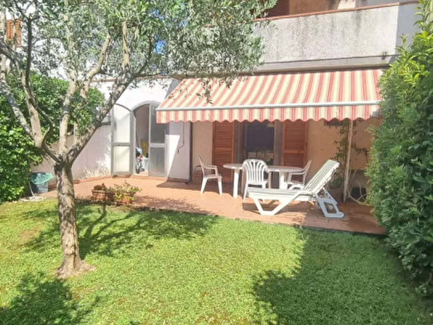 casa indipendente in vendita a Montignoso in zona Cinquale