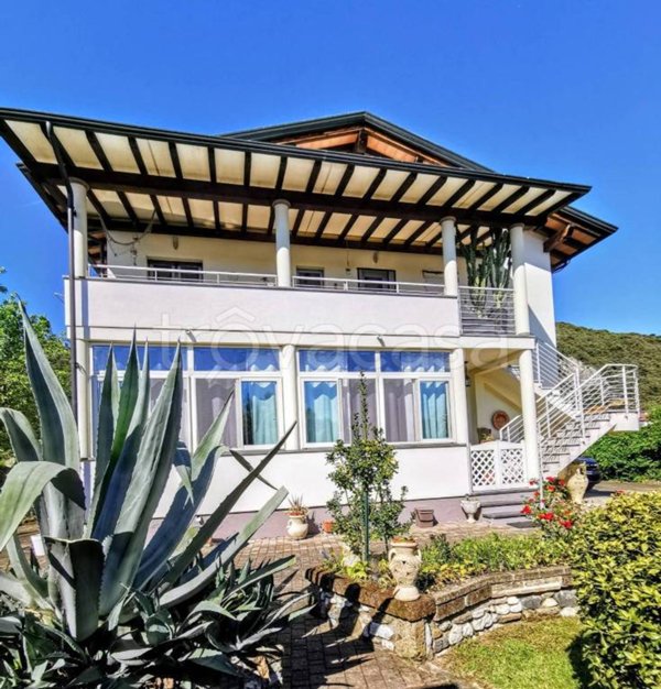 casa indipendente in vendita a Montignoso