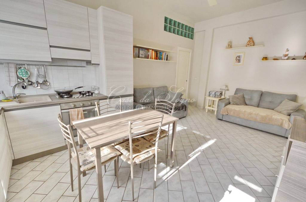 appartamento in vendita a Montignoso in zona Cervaiolo