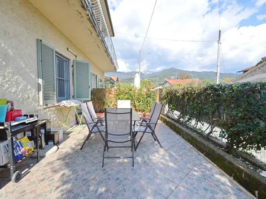 appartamento in vendita a Montignoso in zona Cervaiolo