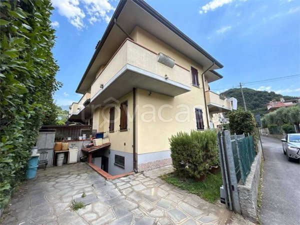 casa indipendente in vendita a Montignoso