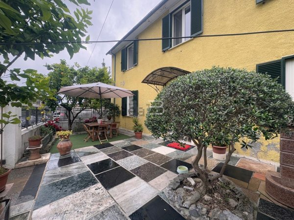 casa indipendente in vendita a Montignoso