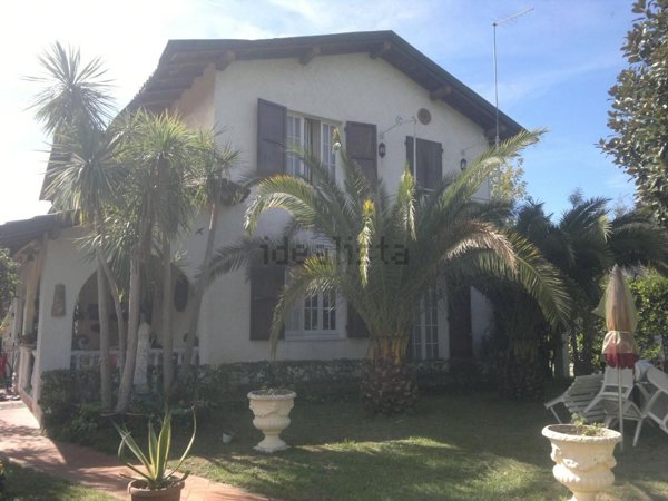 casa indipendente in vendita a Montignoso in zona Cinquale