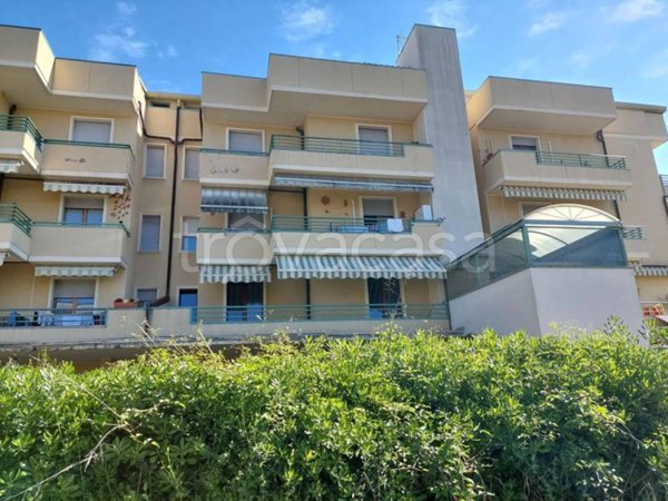 appartamento in vendita a Montignoso in zona Cervaiolo