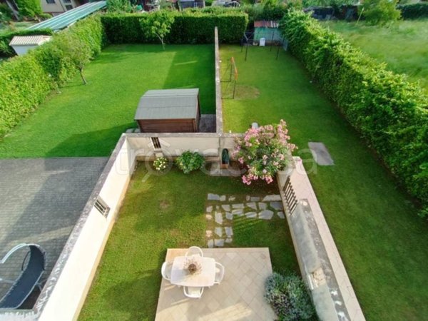 casa indipendente in vendita a Montignoso in zona Cervaiolo