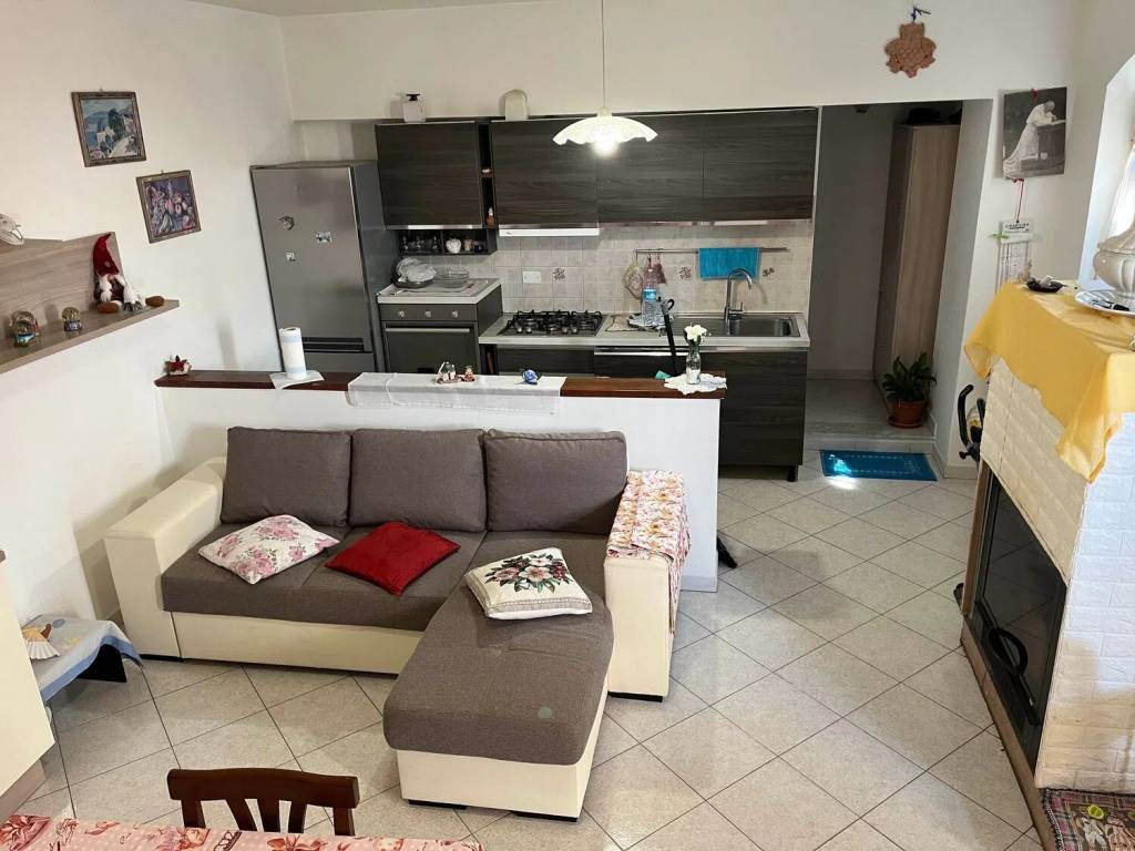 casa indipendente in vendita a Montignoso in zona Sant'Eustachio