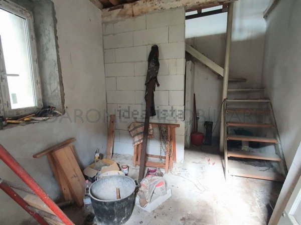 casa indipendente in vendita a Montignoso in zona Capanne