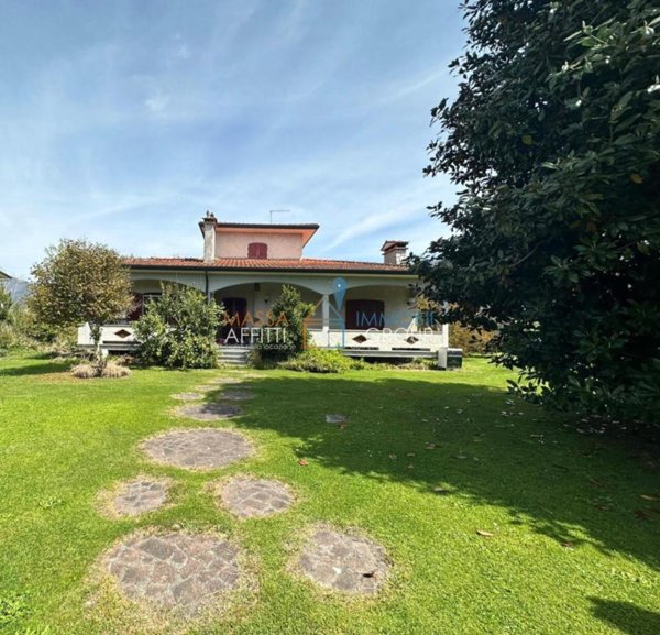 casa indipendente in affitto a Montignoso in zona Renella