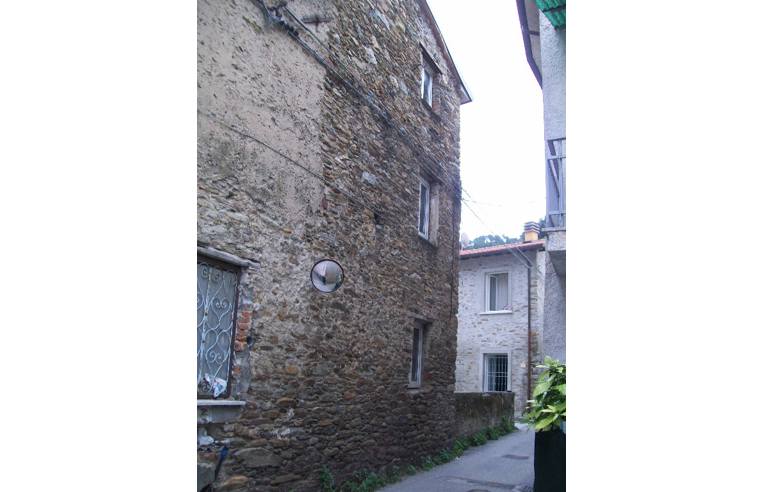 casa indipendente in vendita a Montignoso