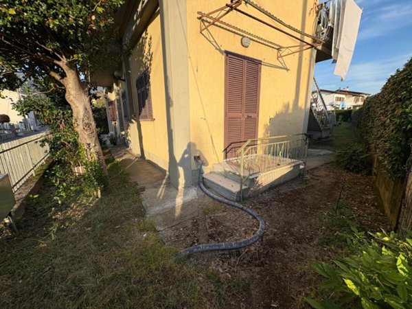 appartamento in vendita a Montignoso in zona Cervaiolo