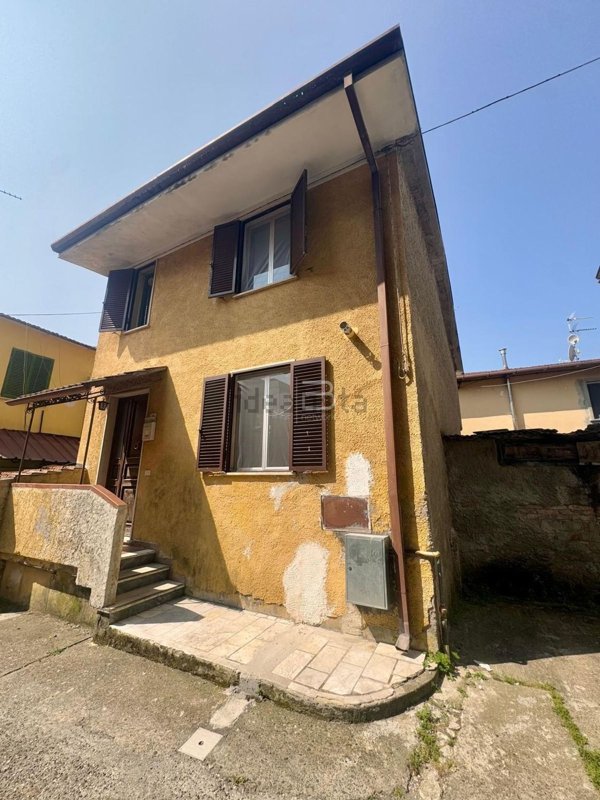 casa indipendente in vendita a Montignoso in zona Capanne