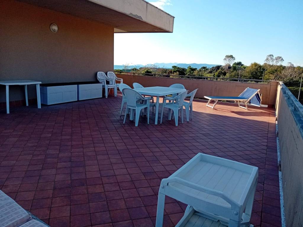 casa indipendente in vendita a Montignoso in zona Cinquale