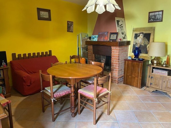 casa indipendente in vendita a Montignoso in zona Capanne