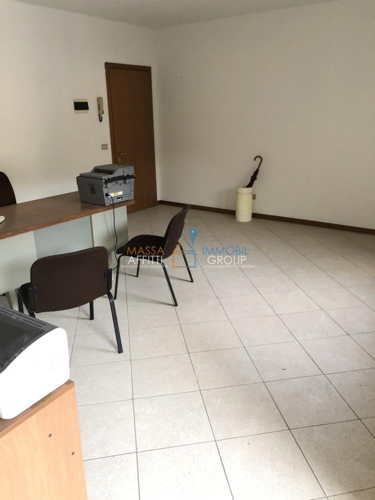 ufficio in vendita a Montignoso