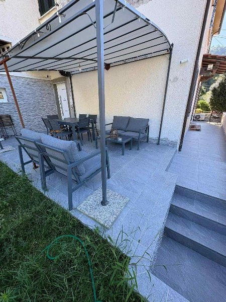 appartamento in vendita a Montignoso in zona Capanne