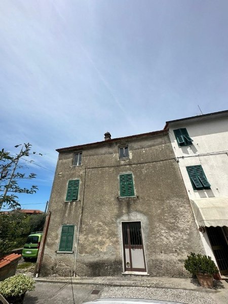 appartamento in vendita a Montignoso in zona Capanne