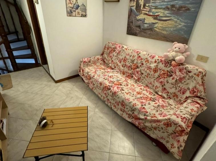 casa indipendente in vendita a Montignoso in zona Capanne