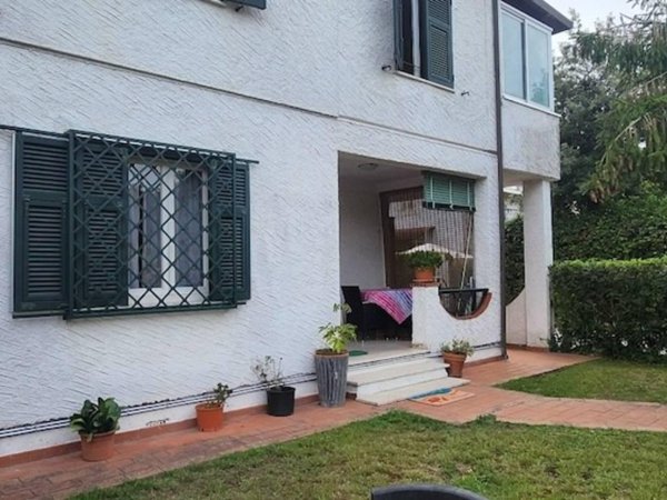 appartamento in vendita a Montignoso in zona Cinquale