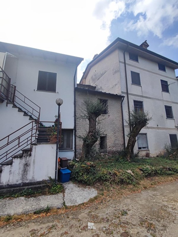 casa indipendente in vendita a Montignoso in zona Capanne