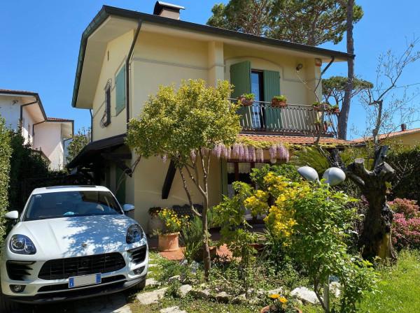 casa indipendente in vendita a Montignoso in zona Cinquale