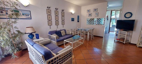 pentavano in vendita a Montignoso in zona Cinquale