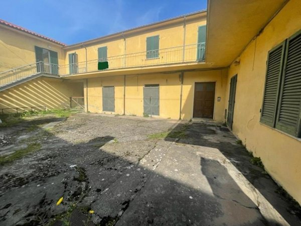 casa indipendente in vendita a Montignoso
