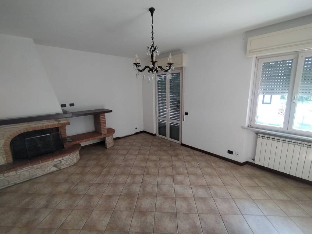 casa indipendente in vendita a Montignoso in zona Debbia