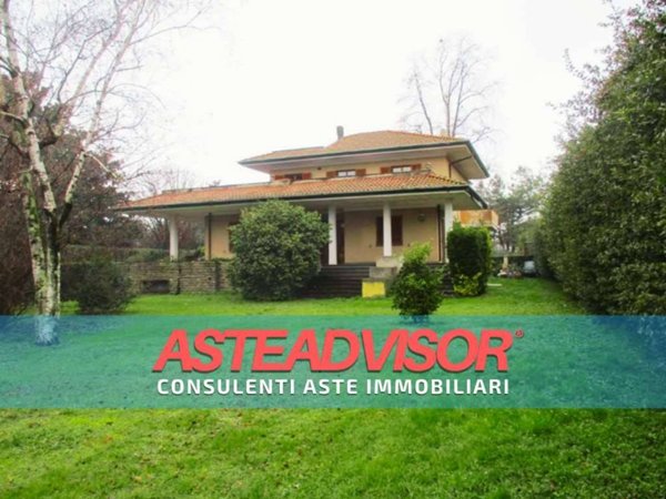 casa indipendente in vendita a Montignoso