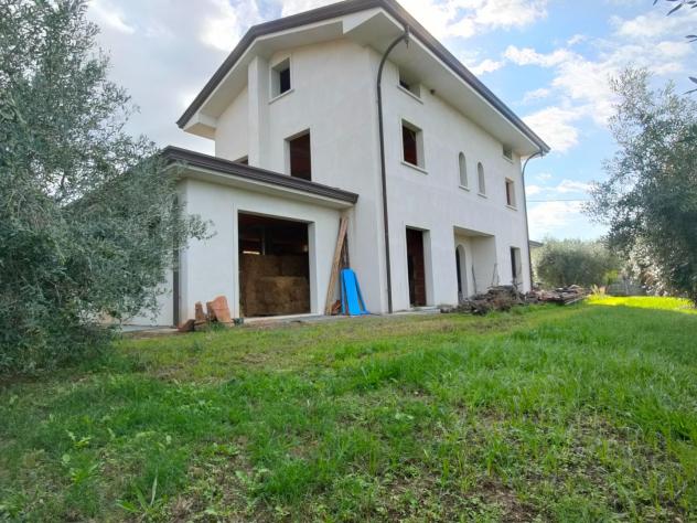 casa indipendente in vendita a Montignoso in zona Cervaiolo