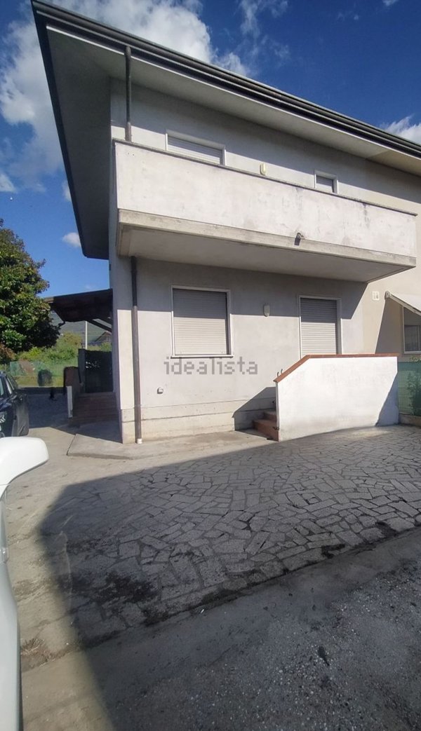 casa indipendente in vendita a Montignoso