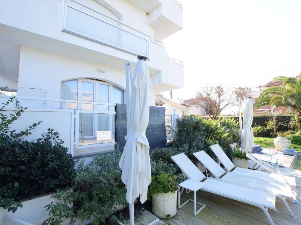 appartamento in vendita a Montignoso in zona Cinquale