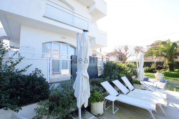 appartamento in vendita a Montignoso in zona Cinquale