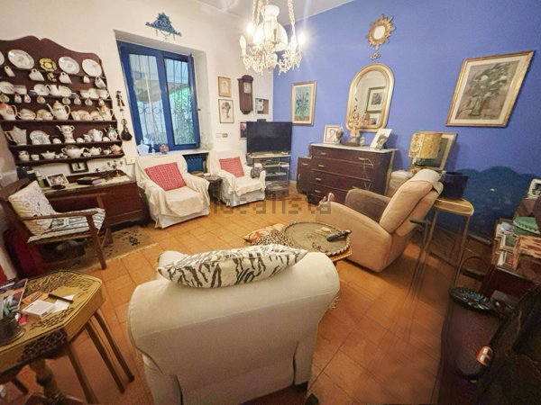 casa indipendente in vendita a Montignoso in zona Renella