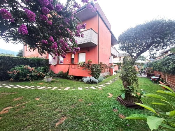 appartamento in vendita a Montignoso in zona Cinquale