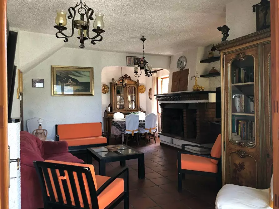 casa indipendente in vendita a Montignoso