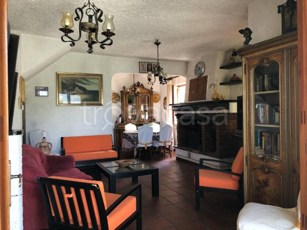 casa indipendente in vendita a Montignoso in zona Palatina