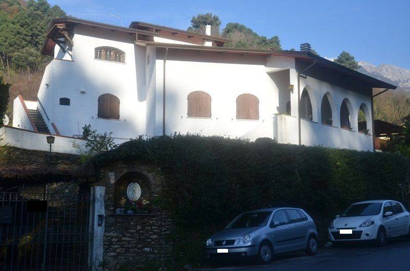 casa indipendente in vendita a Montignoso in zona Palatina