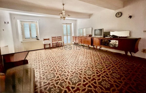 casa indipendente in vendita a Montignoso in zona Capanne