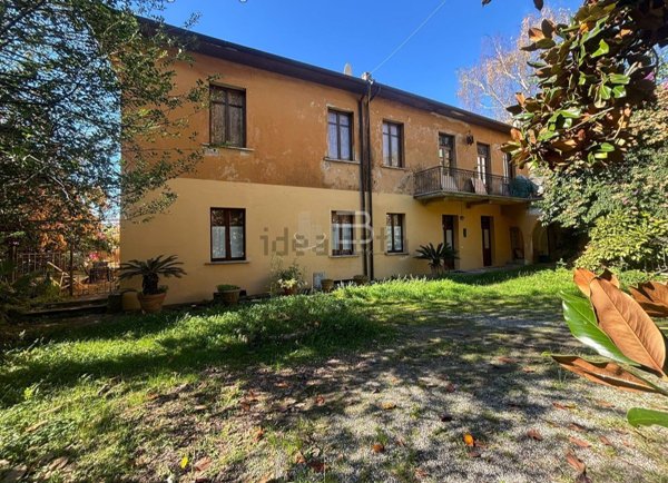 casa indipendente in vendita a Montignoso