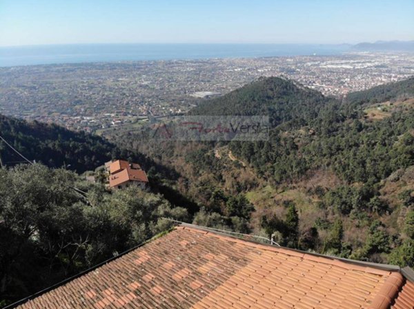 casa indipendente in vendita a Montignoso in zona San Vito