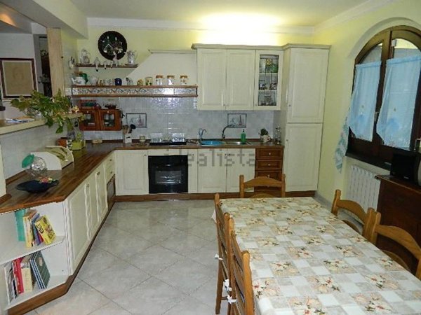 casa indipendente in vendita a Montignoso in zona Renella