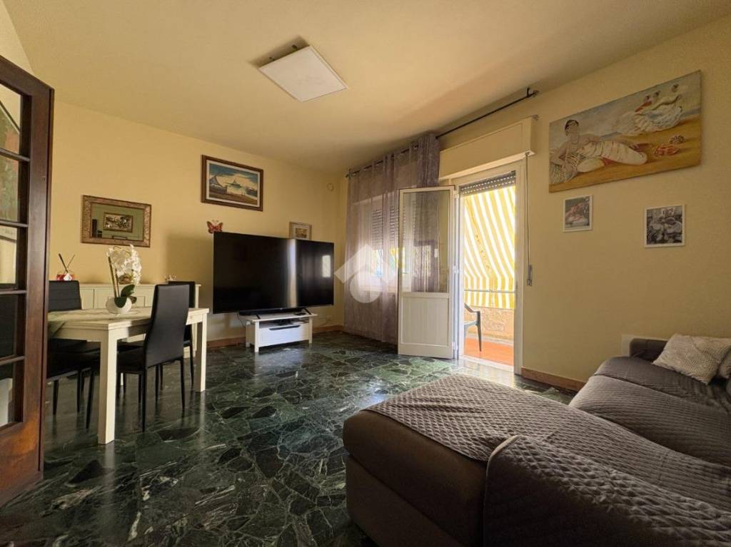 appartamento in vendita a Montignoso in zona Capanne