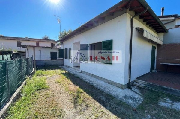 casa indipendente in vendita a Montignoso in zona Cinquale