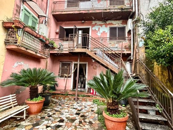 casa indipendente in vendita a Montignoso in zona Capanne