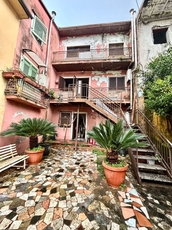 casa indipendente in vendita a Montignoso in zona Capanne