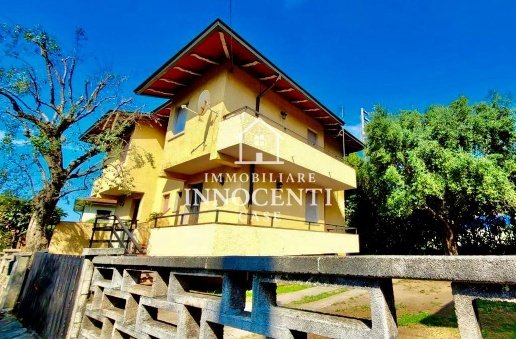 casa indipendente in vendita a Montignoso in zona Cervaiolo